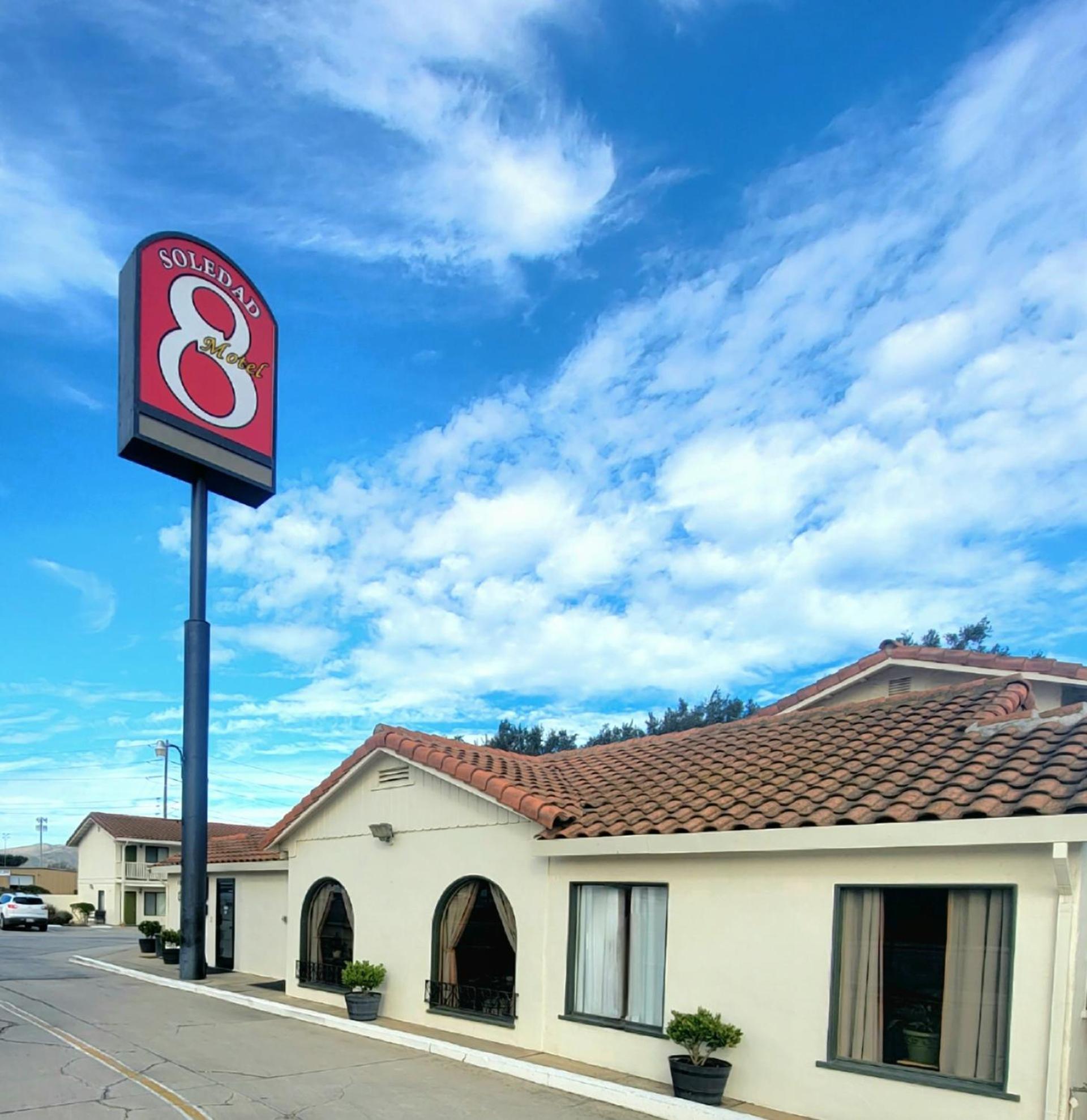 Soledad Motel 8 Buitenkant foto