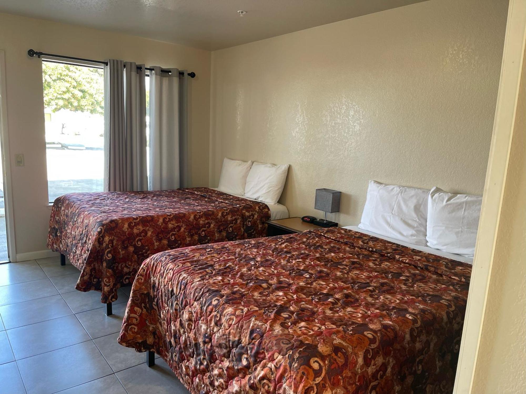 Soledad Motel 8 Buitenkant foto